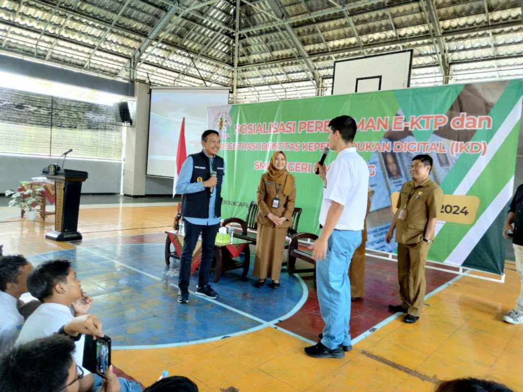 Dispenduk Jembol Perekaman eKTP Siswa, Pj Wali Kota Malang Pesankan&nbsp;ini