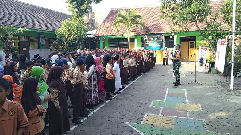 Ciptakan Lingkungan Belajar yang Kondusif dan Zero Perundungan Babinsa Hadiri Deklarasi Anti Bullying di SDN Mulyorejo&nbsp;1