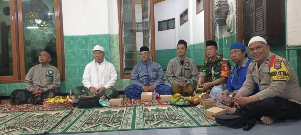 Babinsa Koramil 0833/Blimbing Hadiri Peringatan Maulid&nbsp;Nabi