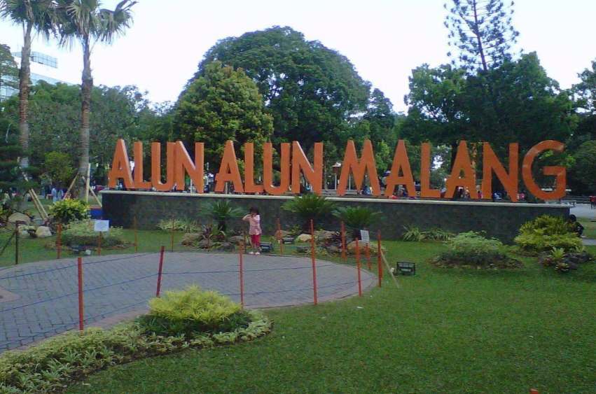 Pj Wali Kota Malang Minta Revitalisasi Alun-Alun Merdeka&nbsp;Dipercepat